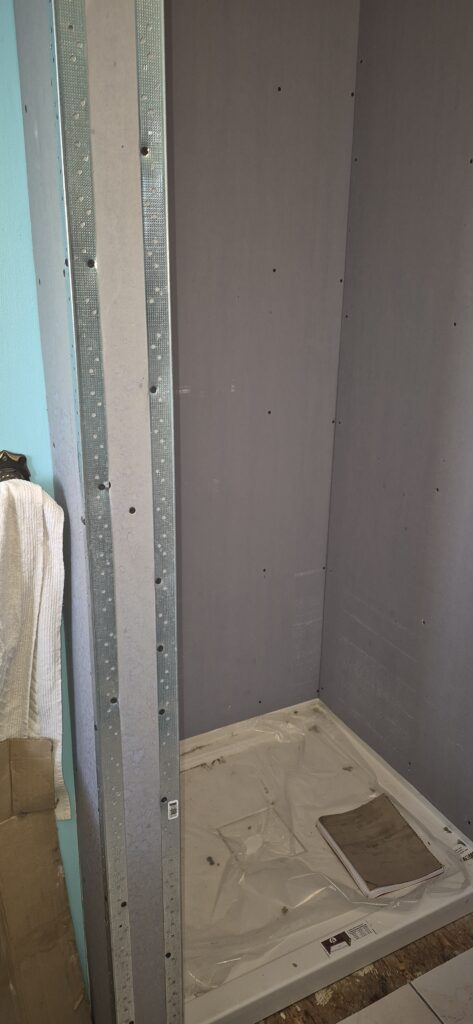 Préparation structure douche avant installation céramique Laval